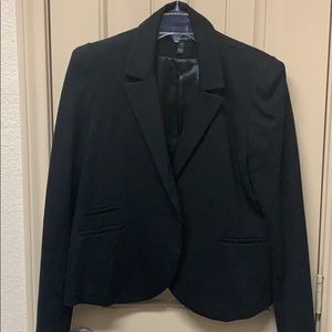 EUC Isabella Oliver Black Maternity Blazer